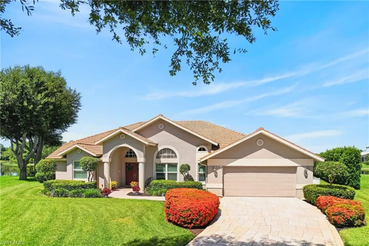 11690 Pinewood Lakes Dr, Fort Myers, Florida 33913