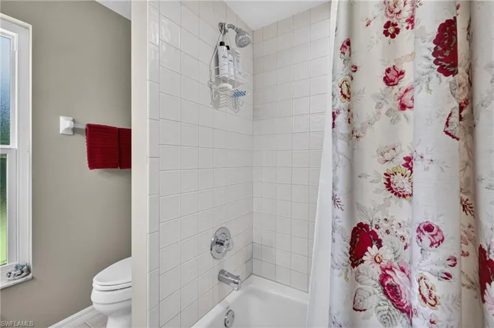 11690 Pinewood Lakes Dr, Fort Myers, Florida 33913