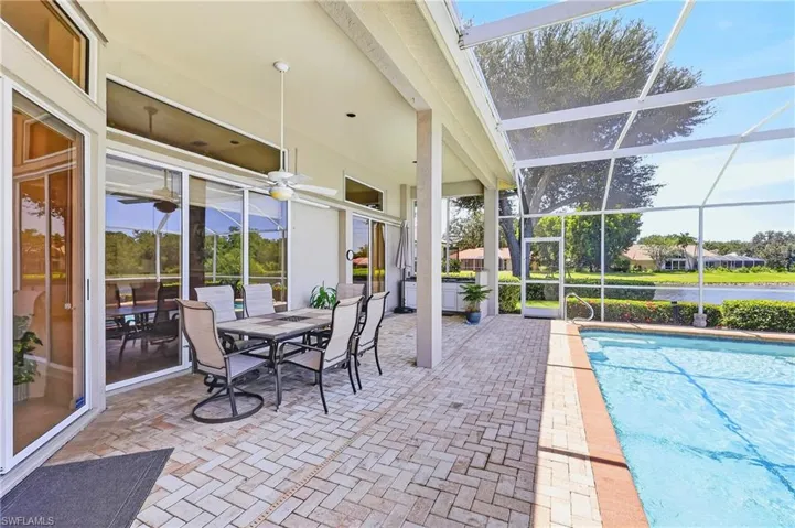 11690 Pinewood Lakes Dr, Fort Myers, Florida 33913