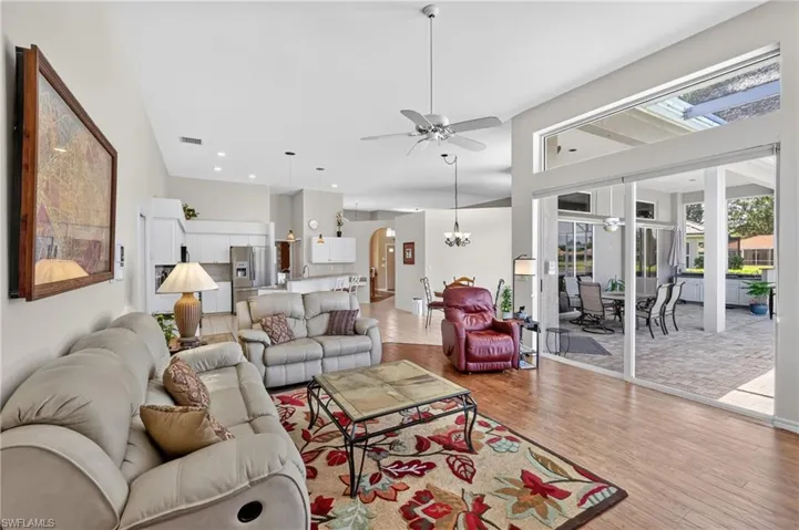 11690 Pinewood Lakes Dr, Fort Myers, Florida 33913