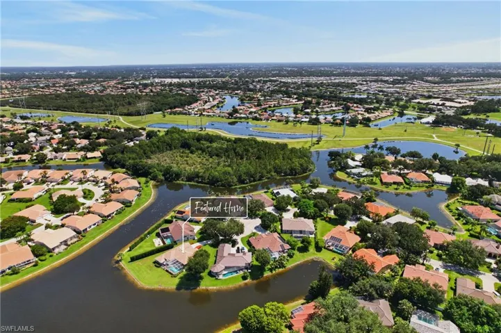 11690 Pinewood Lakes Dr, Fort Myers, Florida 33913