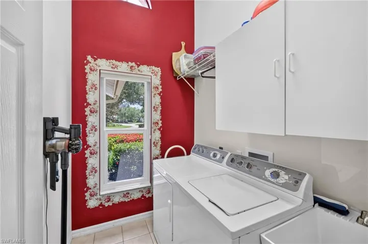 11690 Pinewood Lakes Dr, Fort Myers, Florida 33913