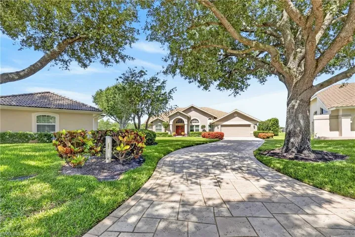 11690 Pinewood Lakes Dr, Fort Myers, Florida 33913