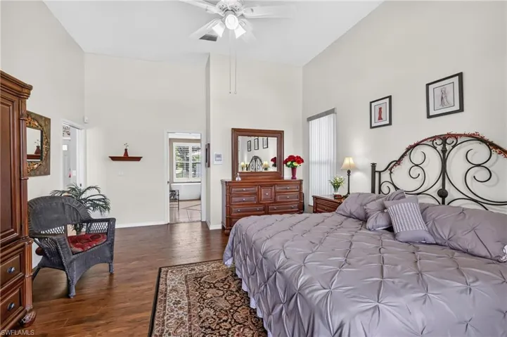 11690 Pinewood Lakes Dr, Fort Myers, Florida 33913