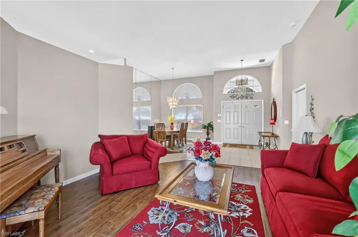 11690 Pinewood Lakes Dr, Fort Myers, Florida 33913
