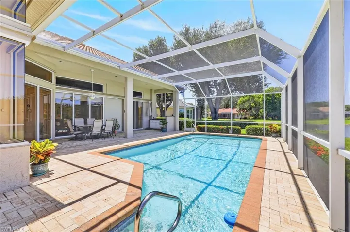 11690 Pinewood Lakes Dr, Fort Myers, Florida 33913