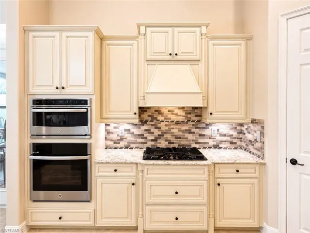 9871 Corso Bello Dr, Naples, Florida 34113