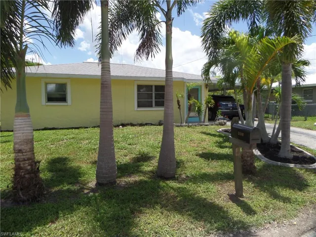View of front of property with stucco siding