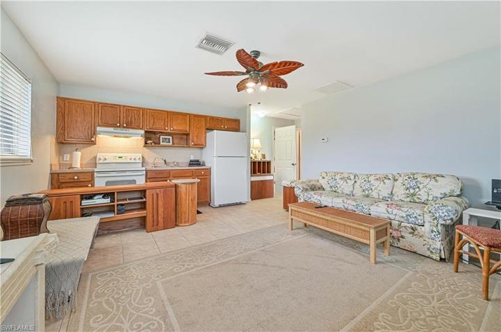 In-Law apartment with Kitchen