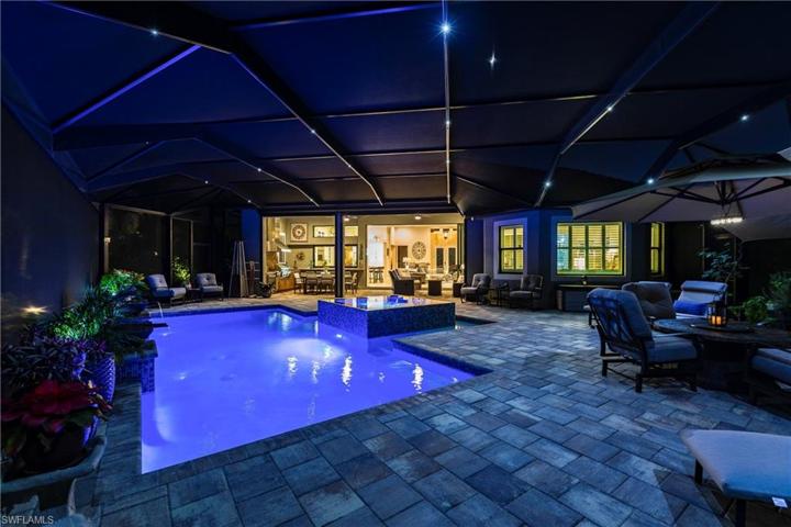 Night View-Pool and Lanai