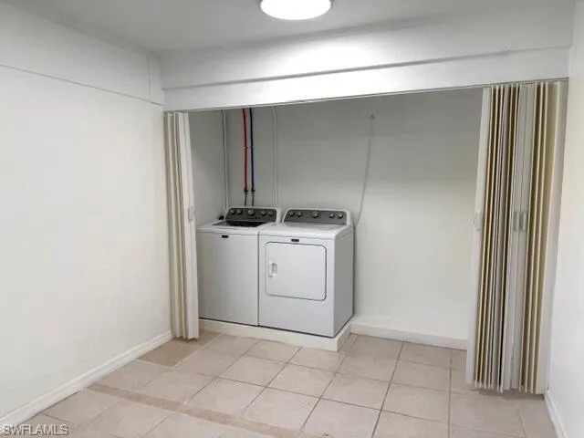 585  14th N ST, Naples, FL 34102