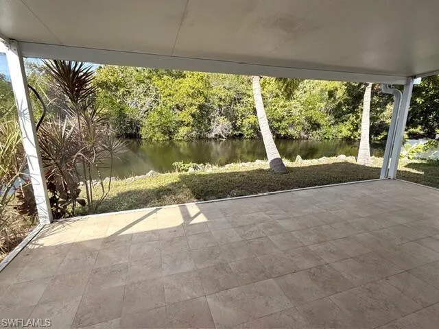 585  14th N ST, Naples, FL 34102