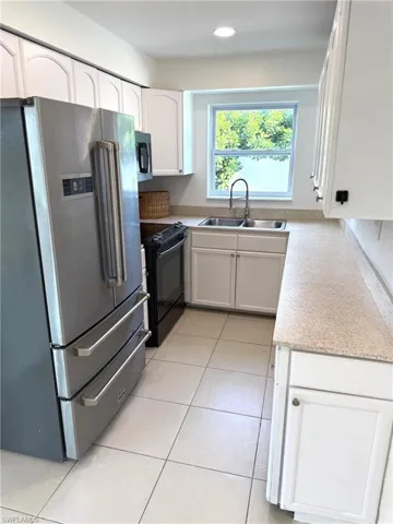 585  14th N ST, Naples, FL 34102