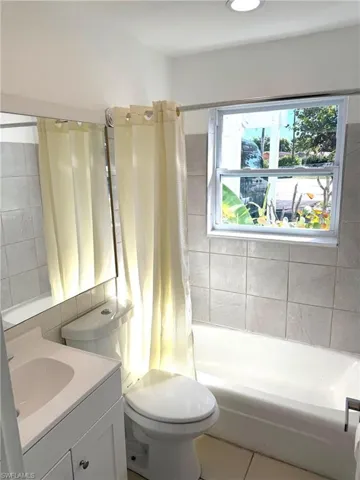 585  14th N ST, Naples, FL 34102