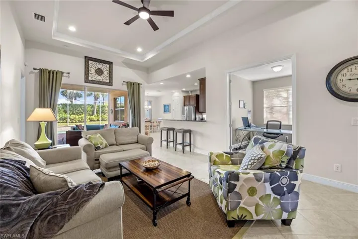 Great room looking towards lanai