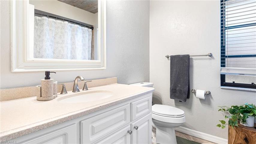 9907 Country Oaks DR, FORT MYERS FL 33967