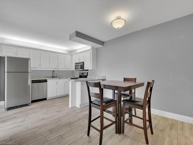 Dining Area & Kitchen