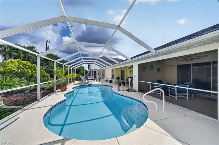 3515 Sw Santa Barbara Pl, Cape Coral, Florida 33914