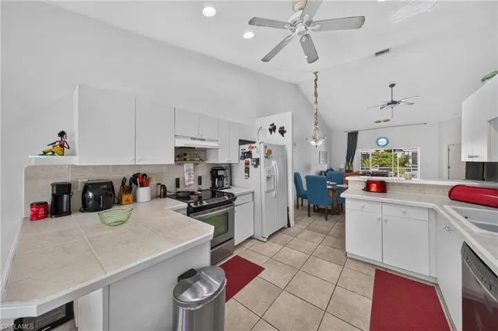3515 Sw Santa Barbara Pl, Cape Coral, Florida 33914