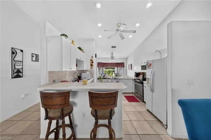 3515 Sw Santa Barbara Pl, Cape Coral, Florida 33914