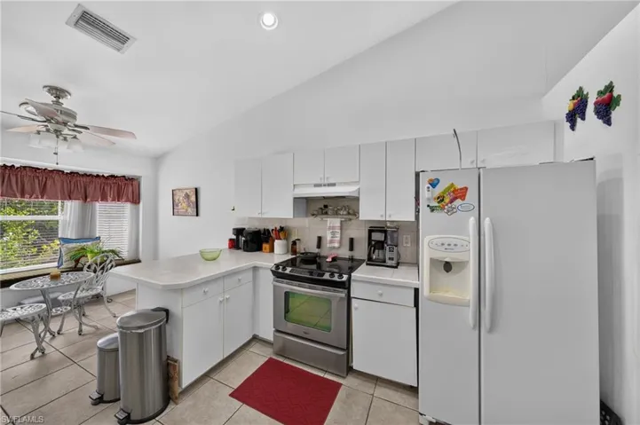 3515 Sw Santa Barbara Pl, Cape Coral, Florida 33914