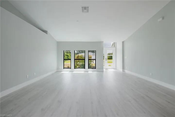 6149  Hershey  AVE, Fort Myers, FL 33905