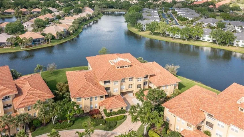 1855 Les Chateaux Blvd # 5, Naples, Florida 34109