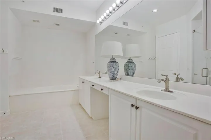 1855 Les Chateaux Blvd # 5, Naples, Florida 34109