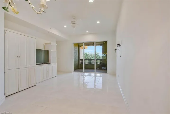 1855 Les Chateaux Blvd # 5, Naples, Florida 34109