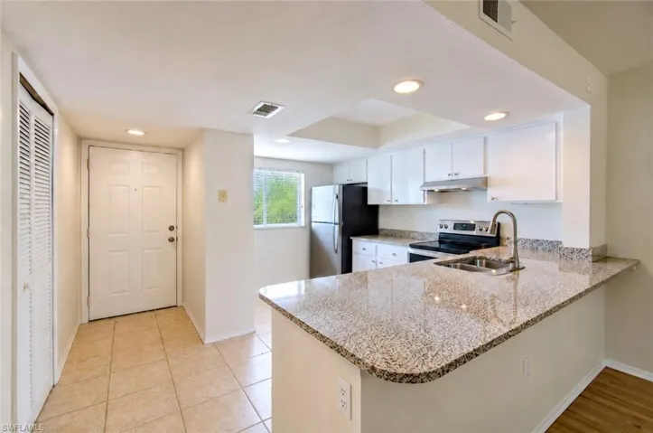 2385 Naples Trace Cir 2, Naples, Florida 34109