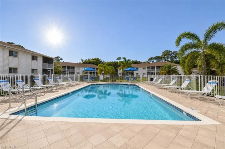 2385 Naples Trace Cir 2, Naples, Florida 34109