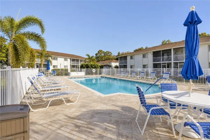 2385 Naples Trace Cir 2, Naples, Florida 34109