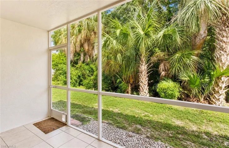 2385 Naples Trace Cir 2, Naples, Florida 34109