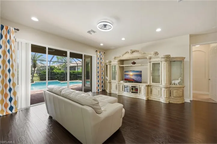 10051  Mimosa Silk  DR, Fort Myers, FL 33913