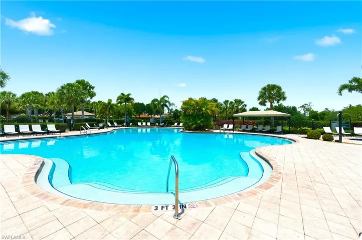 CLubhouse pool