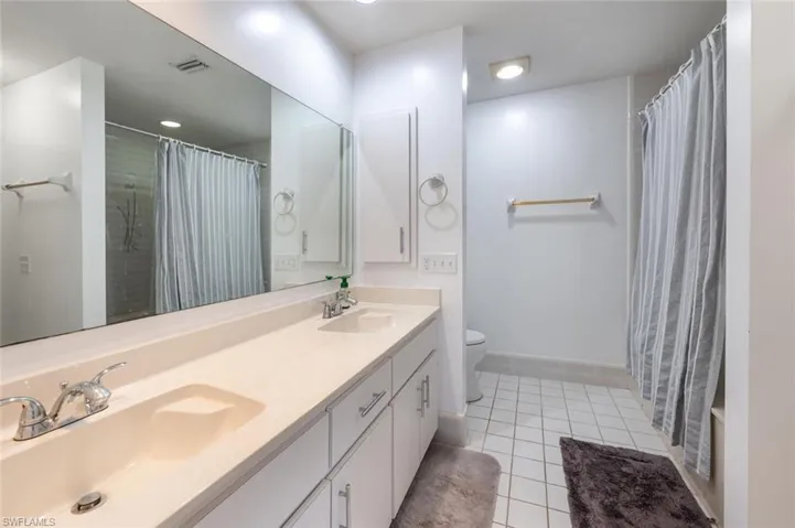 509 Roma Ct # 201, Naples Fl 34110