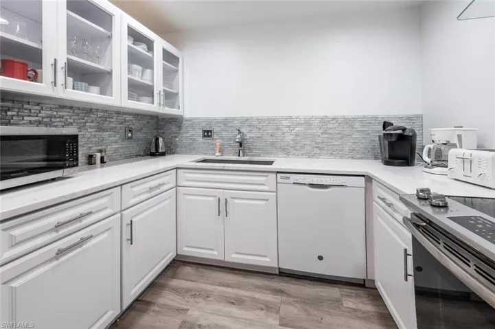 509 Roma Ct # 201, Naples Fl 34110