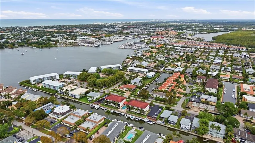 1400 Blue Point Ave 206, Naples, Florida 34102
