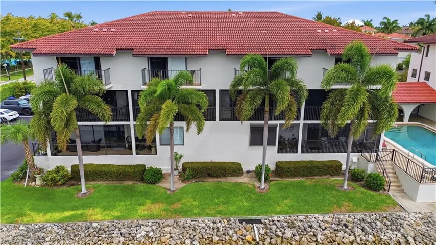 1400 Blue Point Ave 206, Naples, Florida 34102