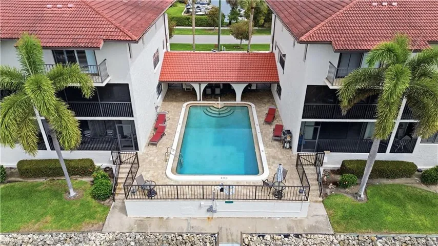 1400 Blue Point Ave 206, Naples, Florida 34102