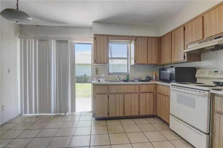 4207-4209 Skyline Blvd, Cape Coral, Florida 33914