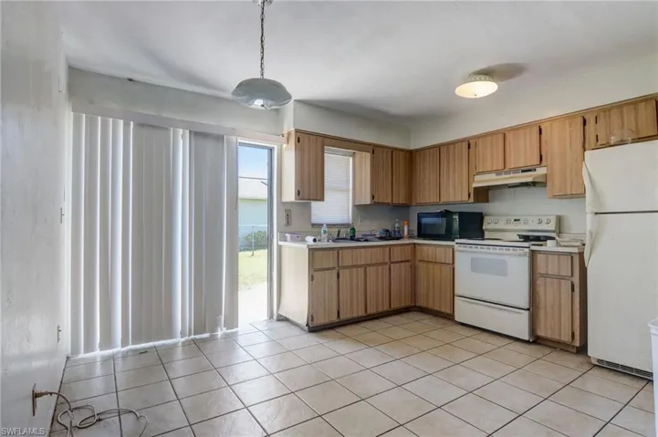 4207-4209 Skyline Blvd, Cape Coral, Florida 33914