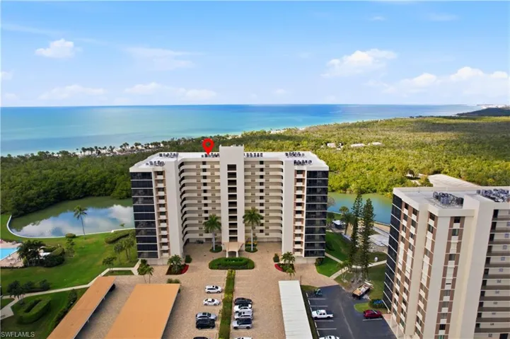 15  Bluebill  AVE, Naples, FL 34108