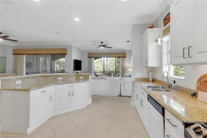 9097 Cherry Oaks Trl 202, Naples, Florida 34114