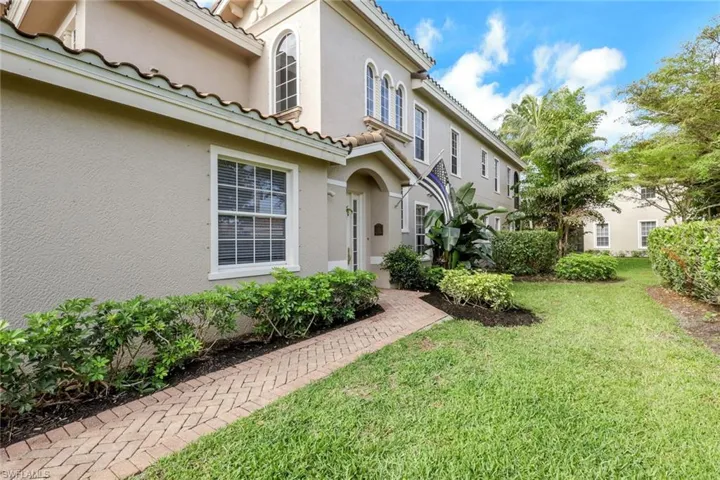 9097 Cherry Oaks Trl 202, Naples, Florida 34114