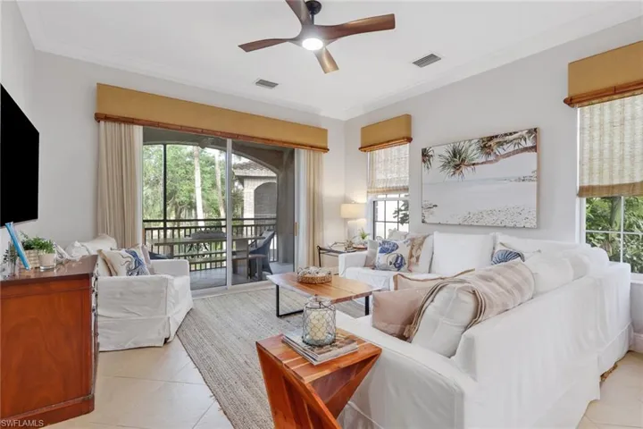 9097 Cherry Oaks Trl 202, Naples, Florida 34114