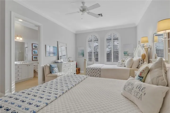 9097 Cherry Oaks Trl 202, Naples, Florida 34114