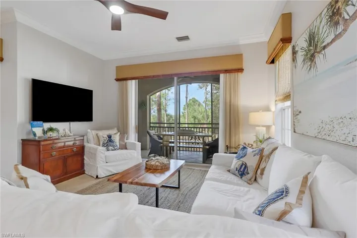 9097 Cherry Oaks Trl 202, Naples, Florida 34114