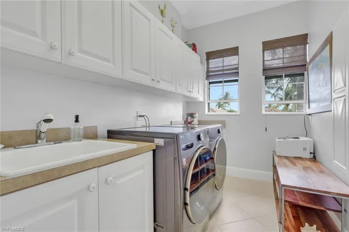 9097 Cherry Oaks Trl 202, Naples, Florida 34114