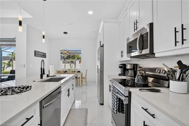 1005 Ne 9th Ter, Cape Coral, Florida 33909
